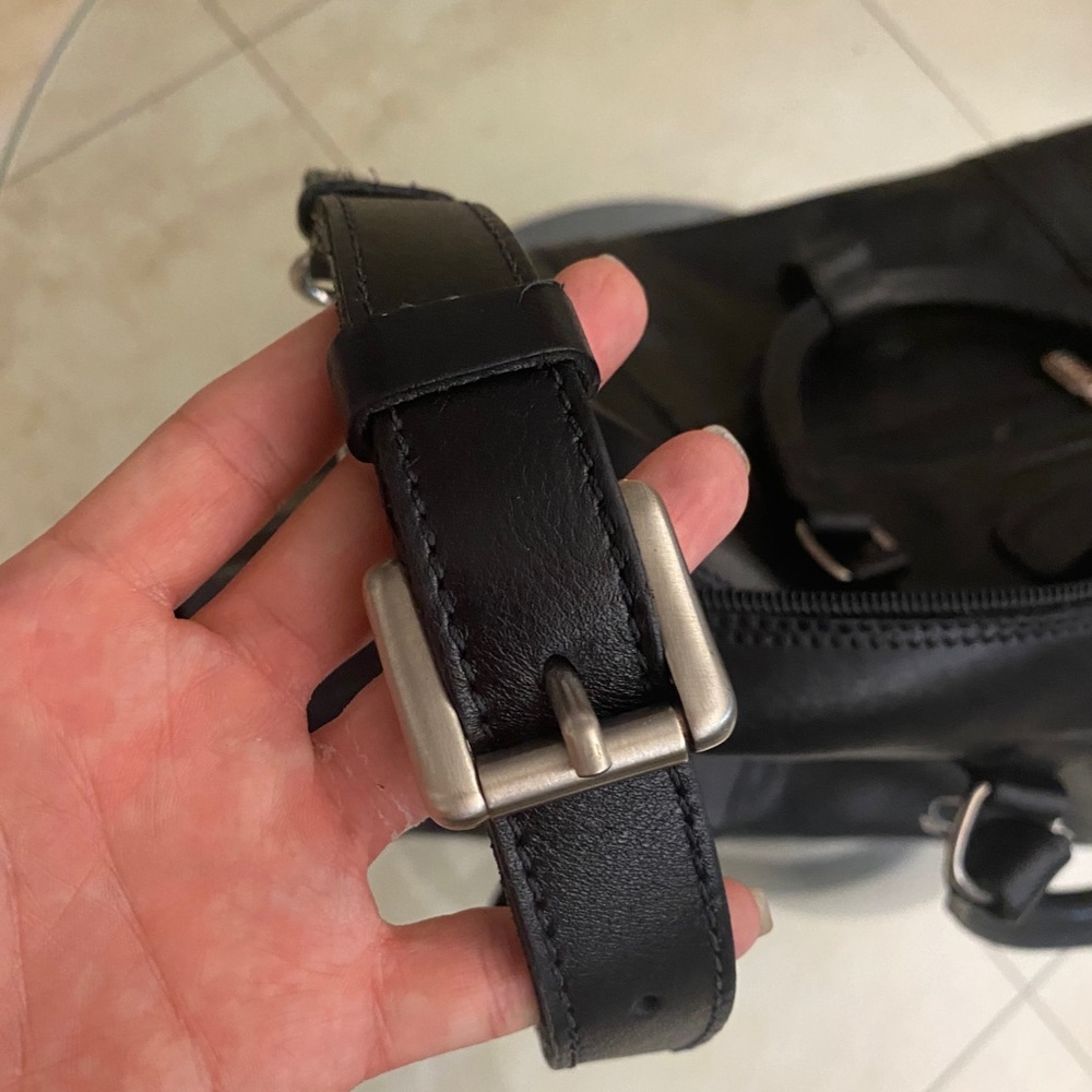 Roots Canada Black Genuine Leather Duffle Bag - Picture 11 of 13